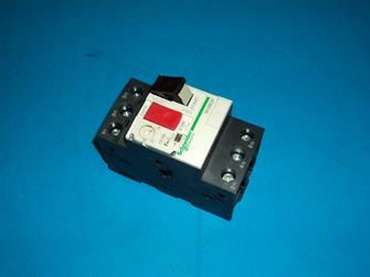 DISJONCTEUR 3P 18A 7,5KW 690V